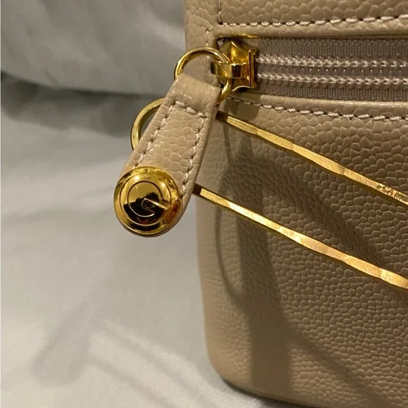 Givenchy Sacs A Main Handbag with COA - Picture 10 of 16